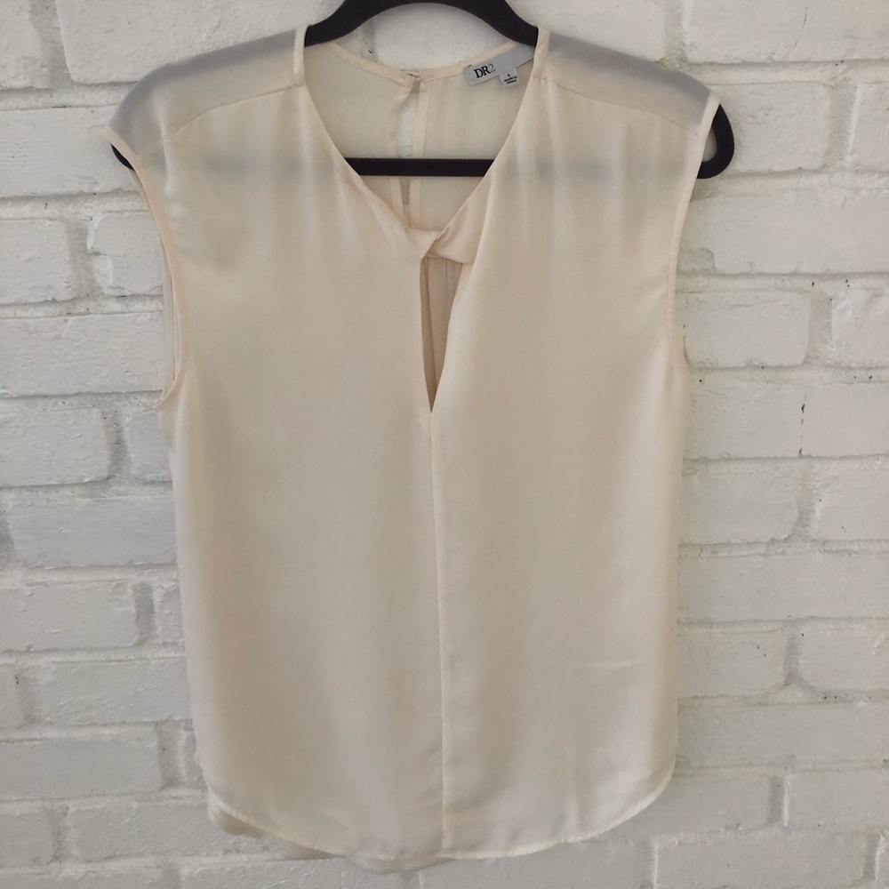 DR2 by Daniel Rainn white sleeveless blouse